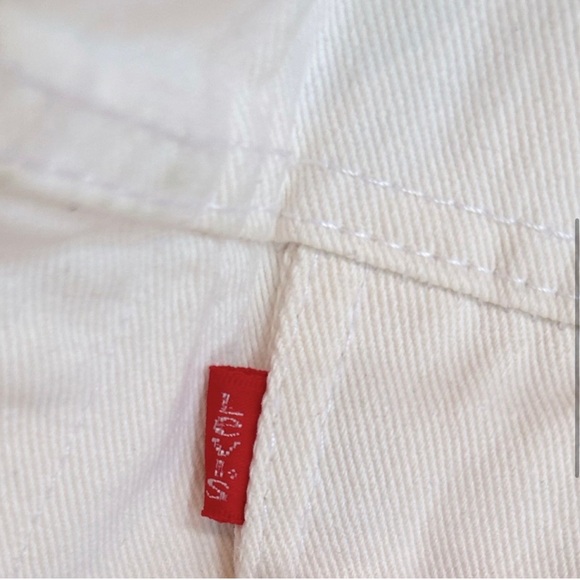 Levis jacket its small - Picture 4 of 4